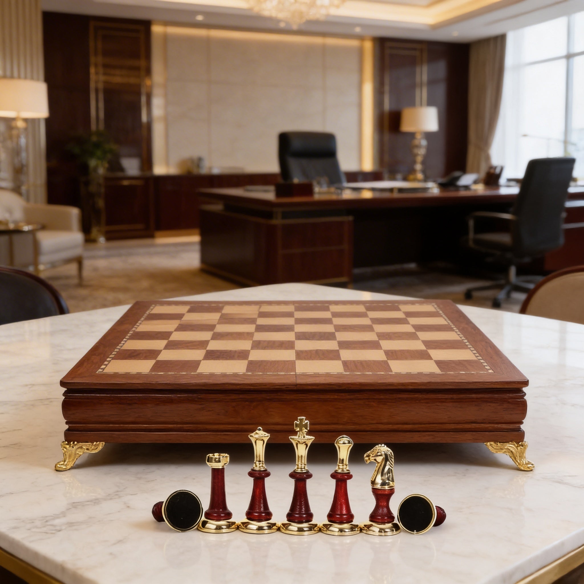 Jeu d'échecs en bois d'ébène avec rangement sous plateau